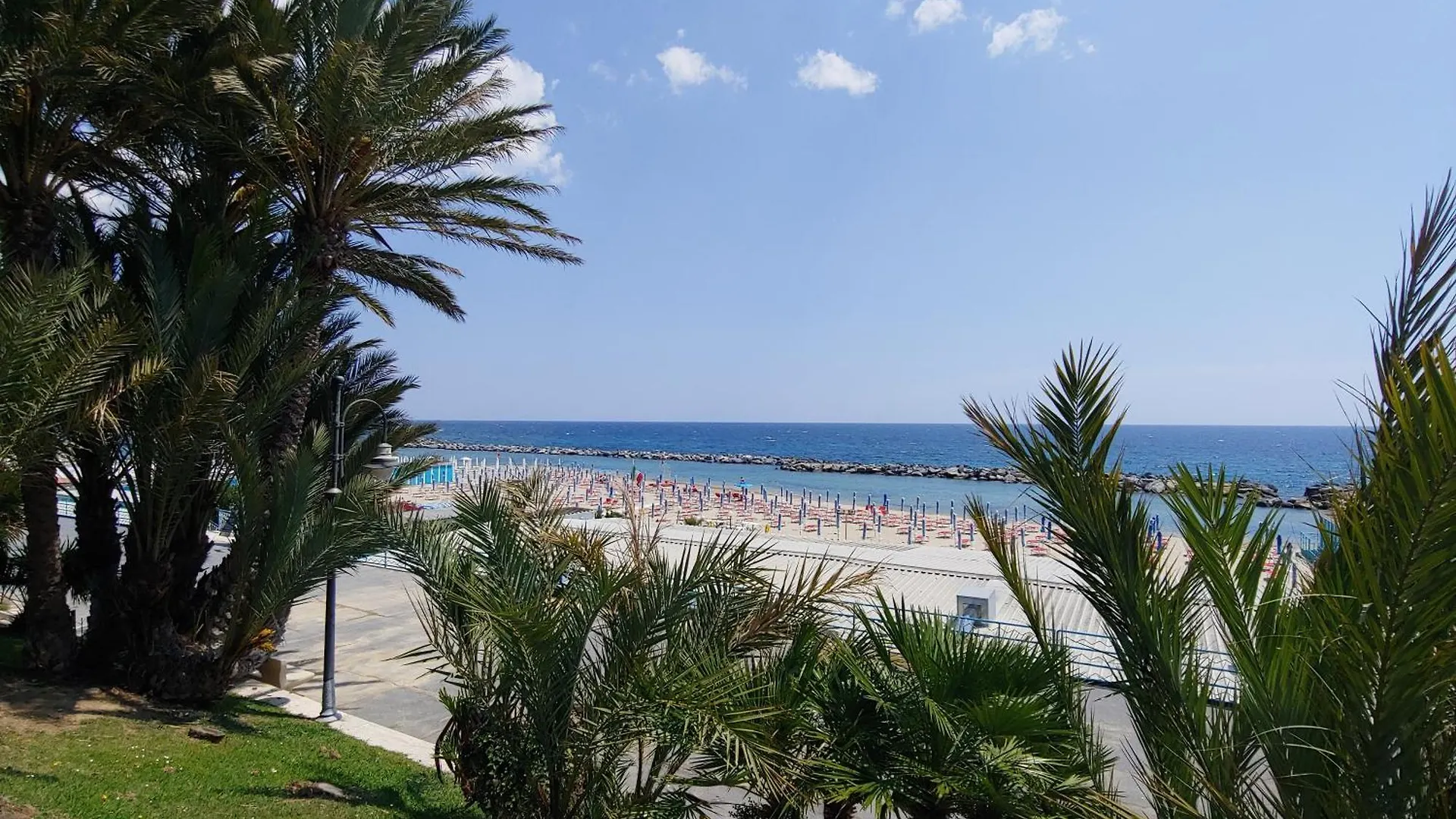 Appartamento Interno 3 - Vicino Al Mare E Pista Ciclabile, Centro Zona Foce Sanremo 0*,  Italia